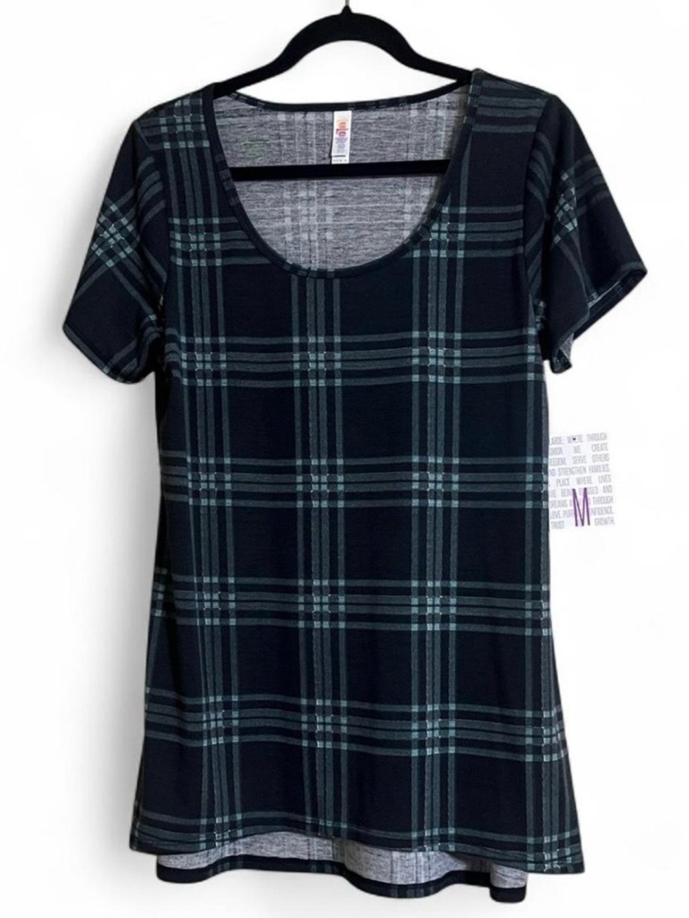 LuLaRoe Top Sz M CLASSIC T Plaid High/Low Hem Short Sleeves Casual